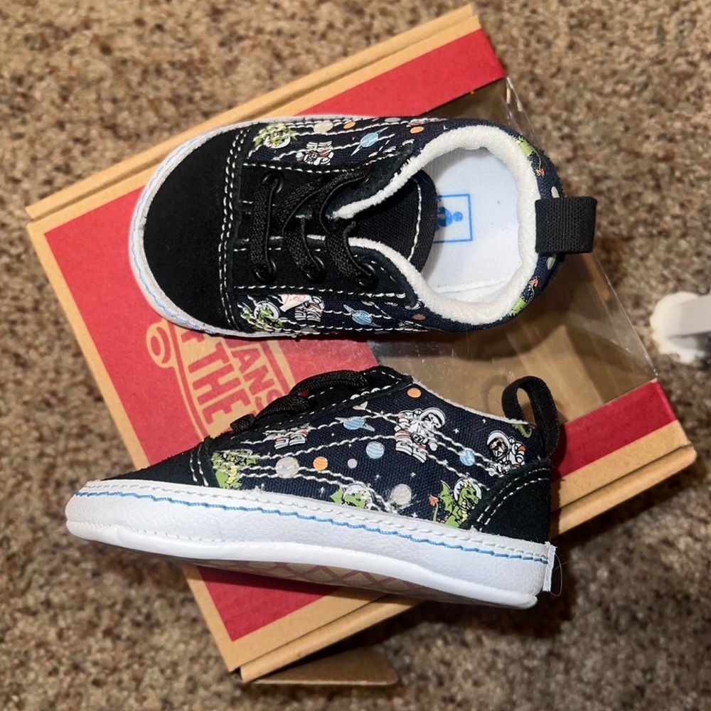 VANS Old Skool Crib Cosmic Zoo Black/Blue. Infant size
3.0 IN NWT
